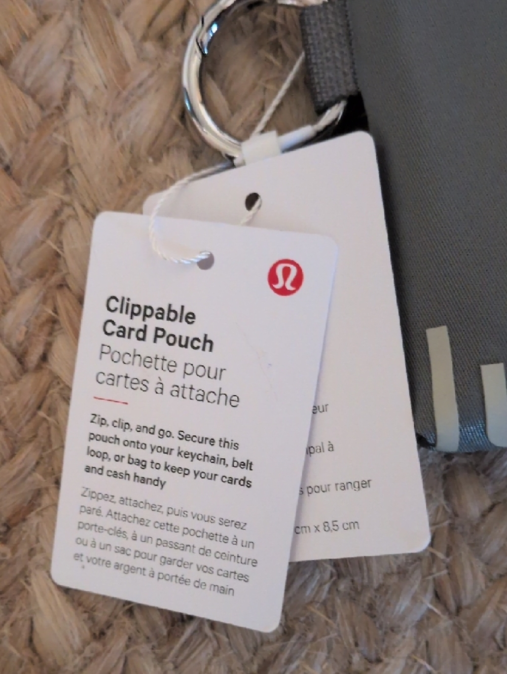 lululemon athletica gray clippable card pouch with silver keyring - Picture 4 of 6